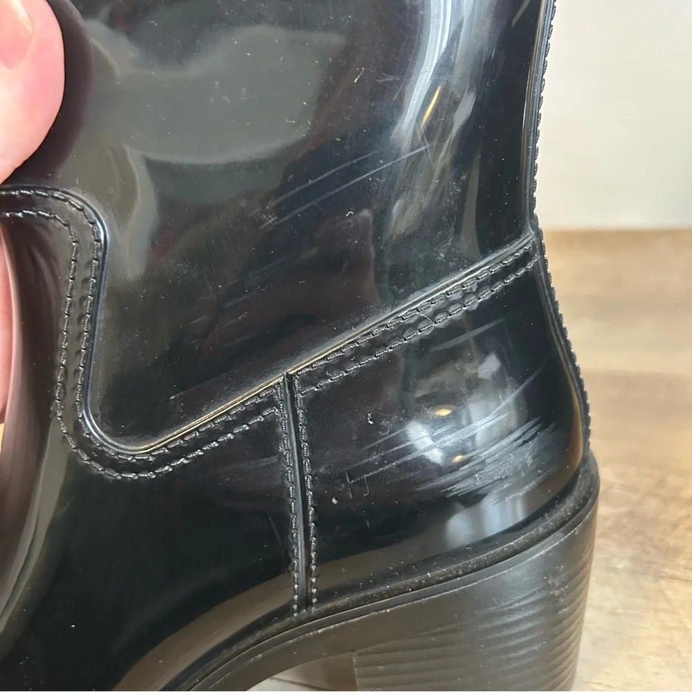 Gucci Devendra Rubber Low Heel Boot